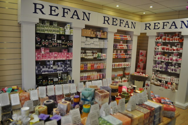 Refan with a new store in UК