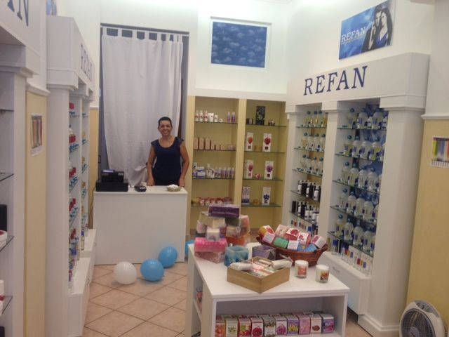 Pochi giorni fa ha aperto le porte al pubblico la nuovissima boutique Refan a Monza, in Via Sempione N°9.
